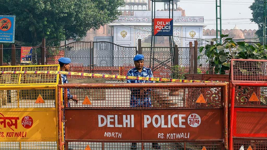 புத்தாண்டு கொண்டாட்ட முன்னெச்சரிக்கை:  டெல்லியில் 285 பேர் கைது - ஆயுதங்கள் பறிமுதல்